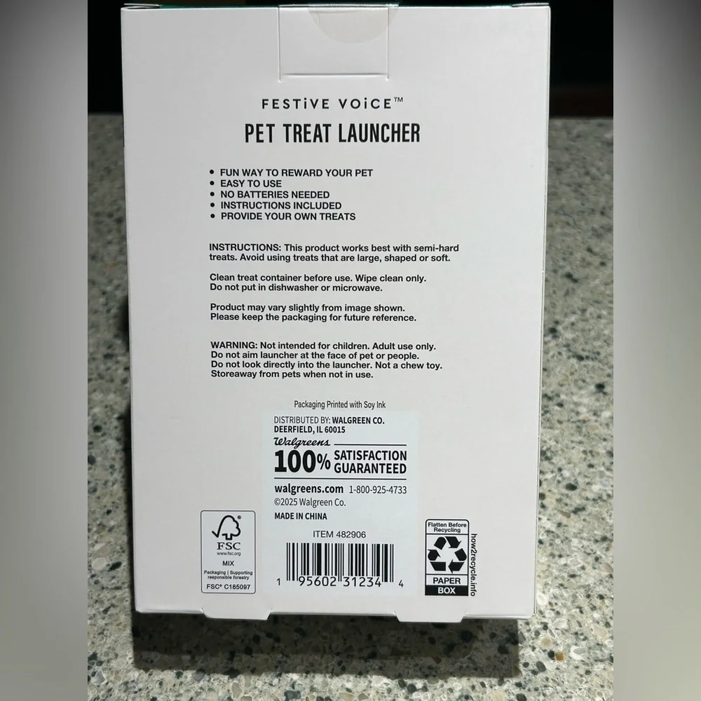 ☀️NWT-Pet Treat Launcher Toy/Fun Dog Training & reward Toy.